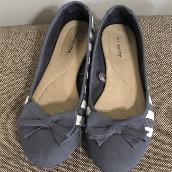 White Mt. Gray and White Striped Ballet Flats with bows, size 10. - Picture 4 of 11